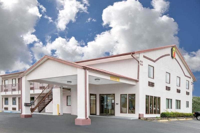 Super 8 By Wyndham Gadsden Al Hotel Exterior photo